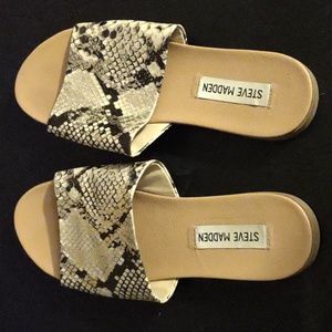Steve Madden Karolyn Slides